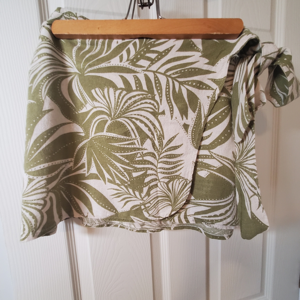 Green and White Tropical Print Wrap Skirt
